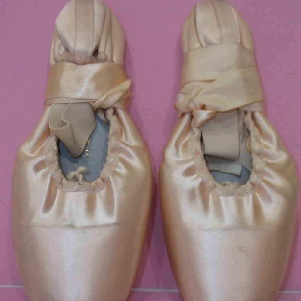 Capezio® Aria Ballet Pointe Shoes Sz 6 1/2 - Picture 5 of 8